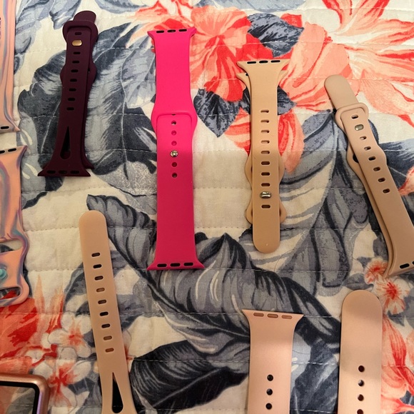 Apple Watch 5 38mm with 30 bands - Picture 4 of 4